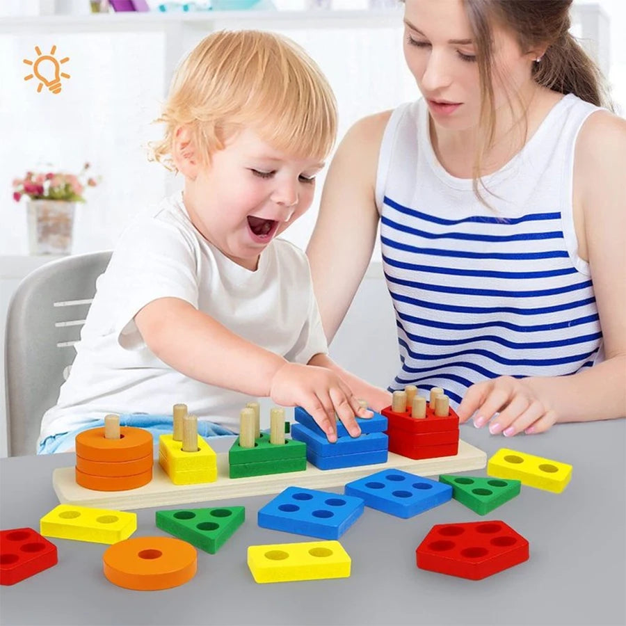 Enfant manipulant un jeu Montessori en bois – développement de la motricité fine