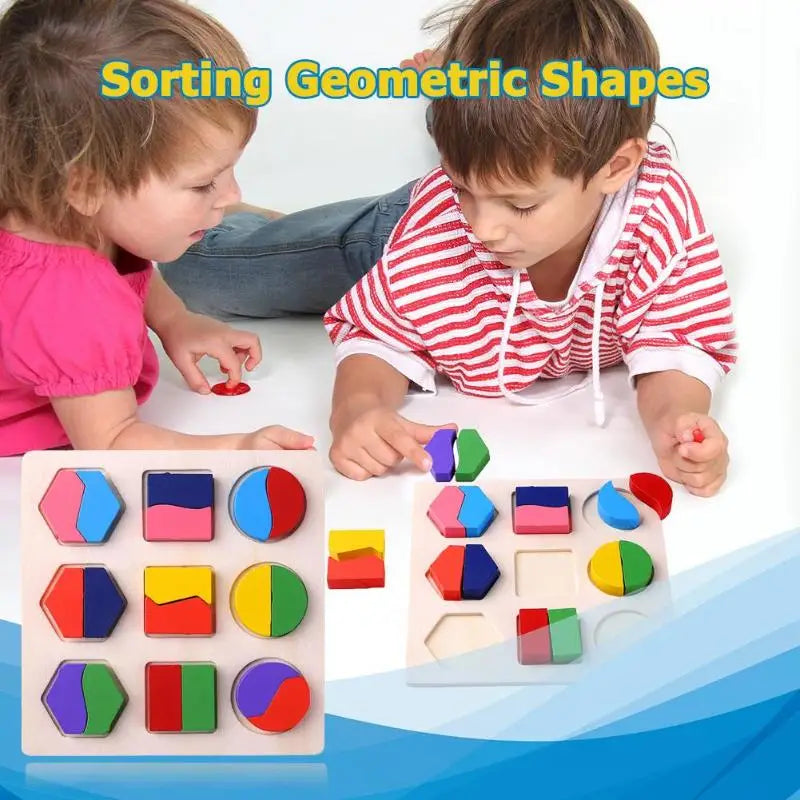 Enfant manipulant un puzzle Montessori en bois – développement motricité fine