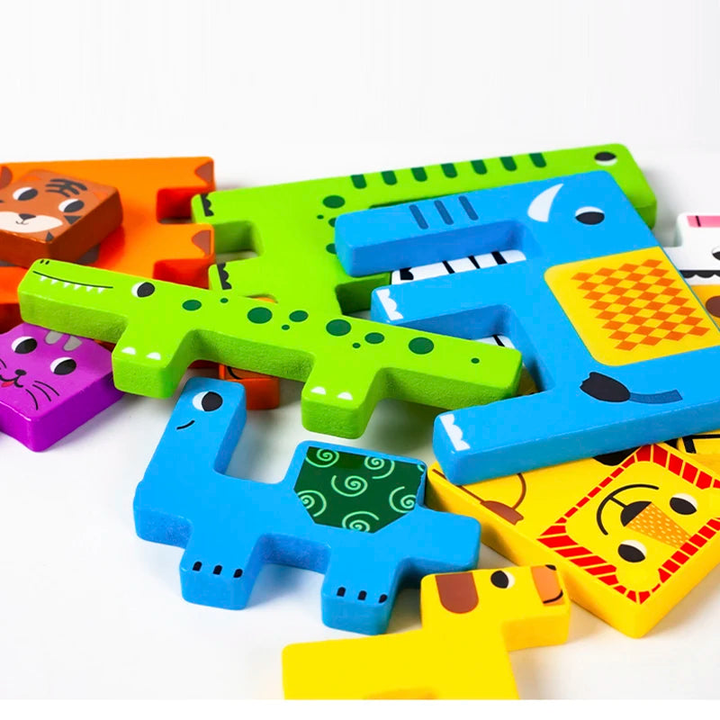 Enfant qui joue avec le puzzle Animaux Transports Montessori – développement langage
