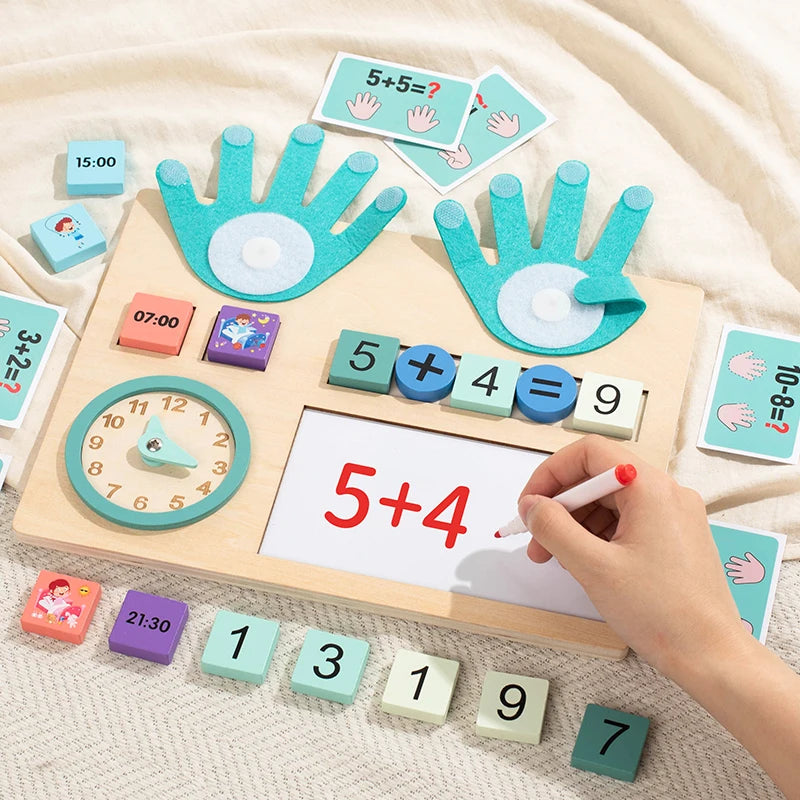Enfant qui joue avec la console de comptage Montessori – chiffres 1-3 ans